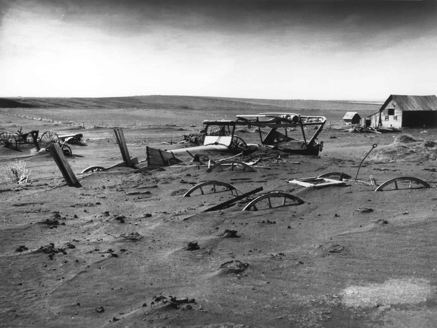File-Dust-Bowl-Dallas-South-Dakota-1936-wikimedia.jpg
